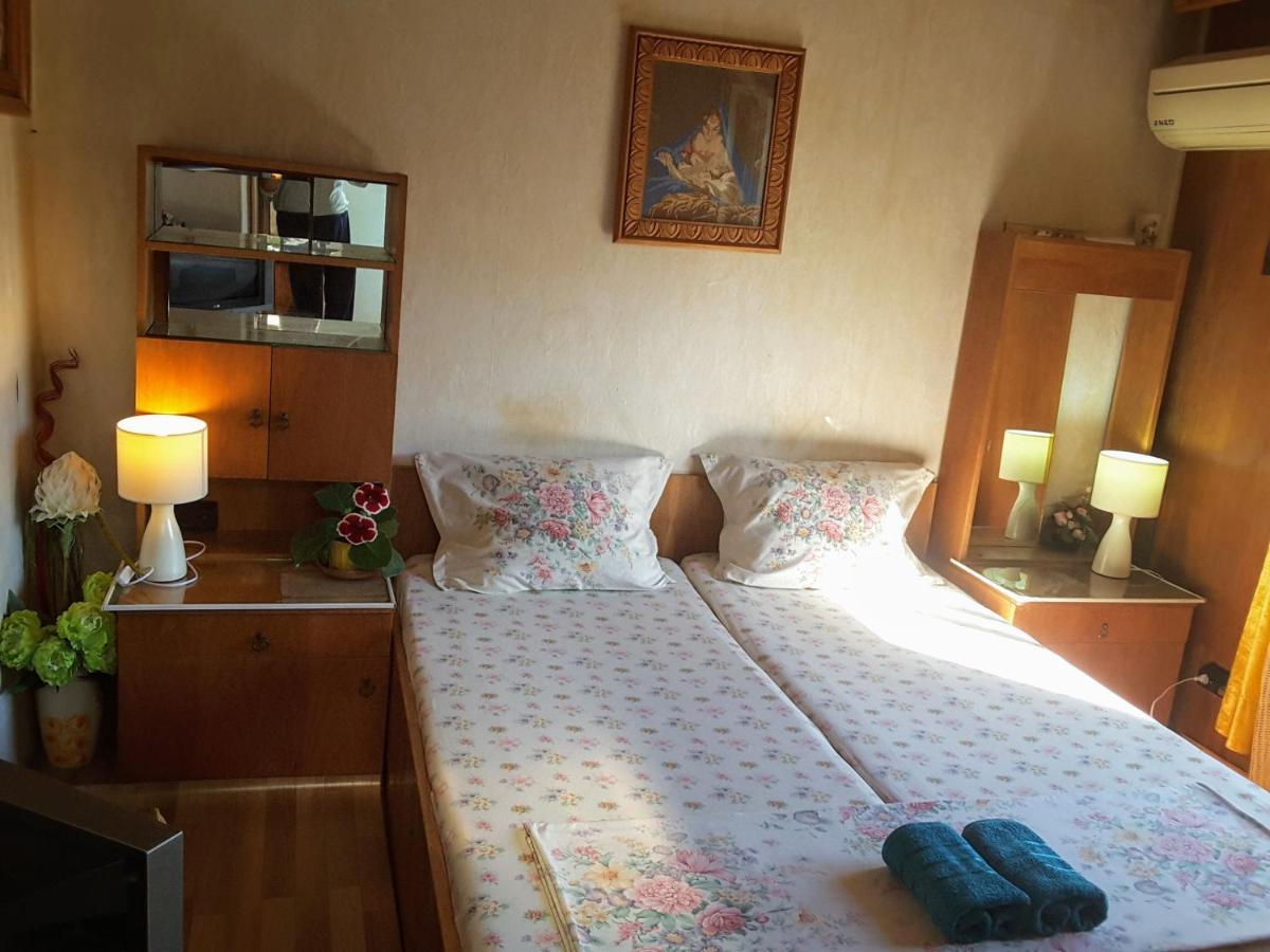 Diana Guesthouse Veliko Tărnovo Esterno foto