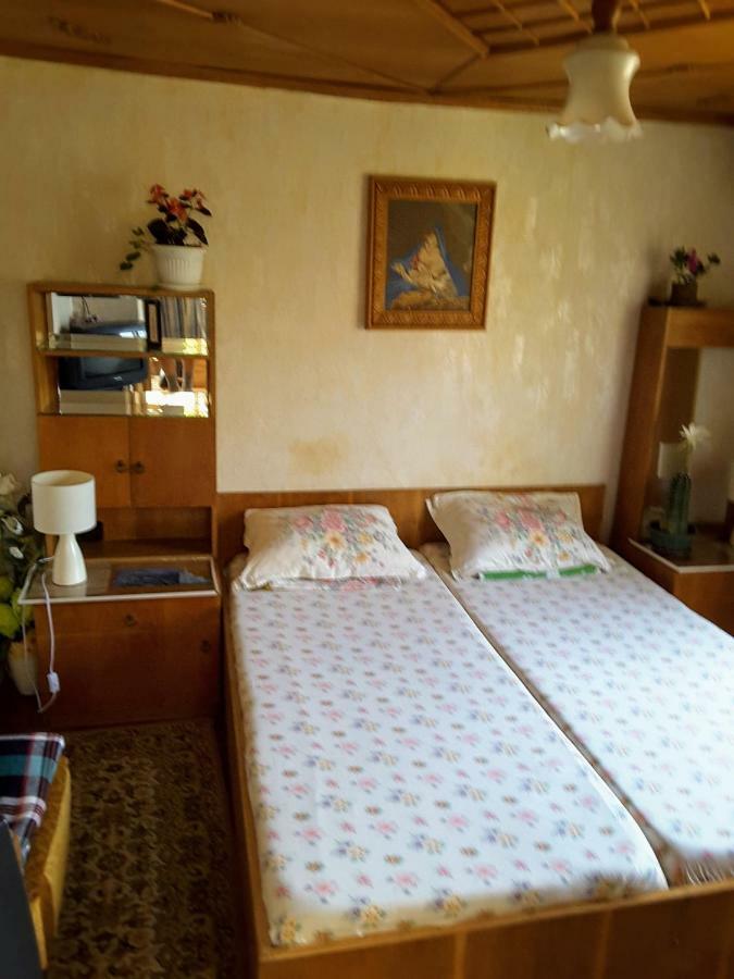 Diana Guesthouse Veliko Tărnovo Esterno foto